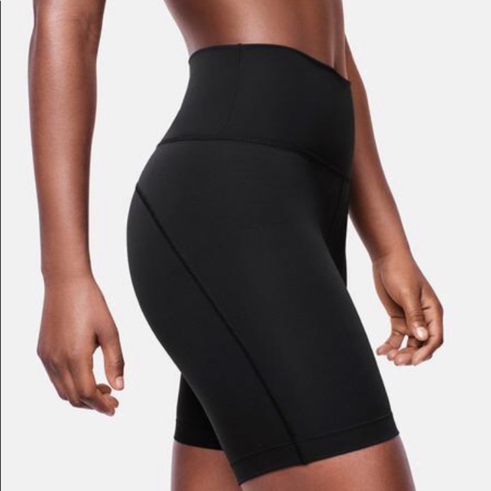 NWT outdoor voices Lightform shorts in Black 7”